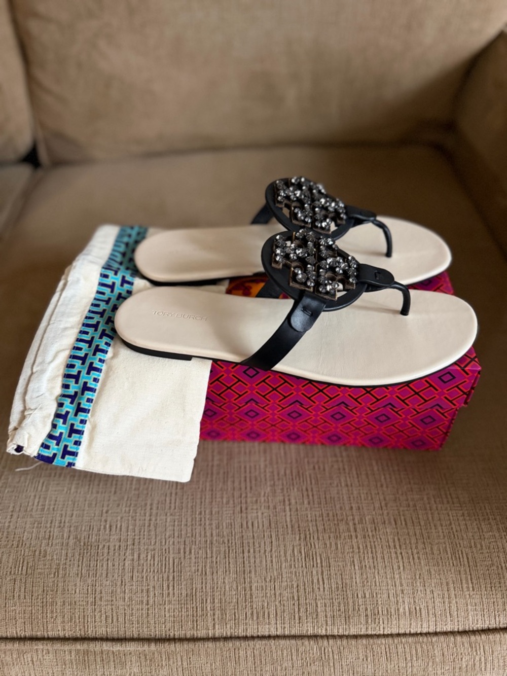 Tory Burch Crystal Miller Soft Sandal- Women Size: 8 - Picture 4 of 7